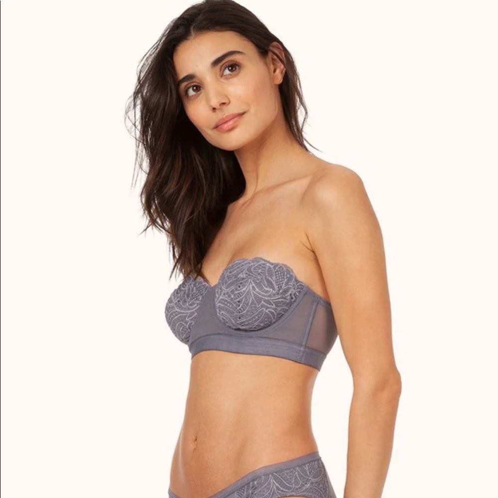 Lively Strapless Lace Bra
